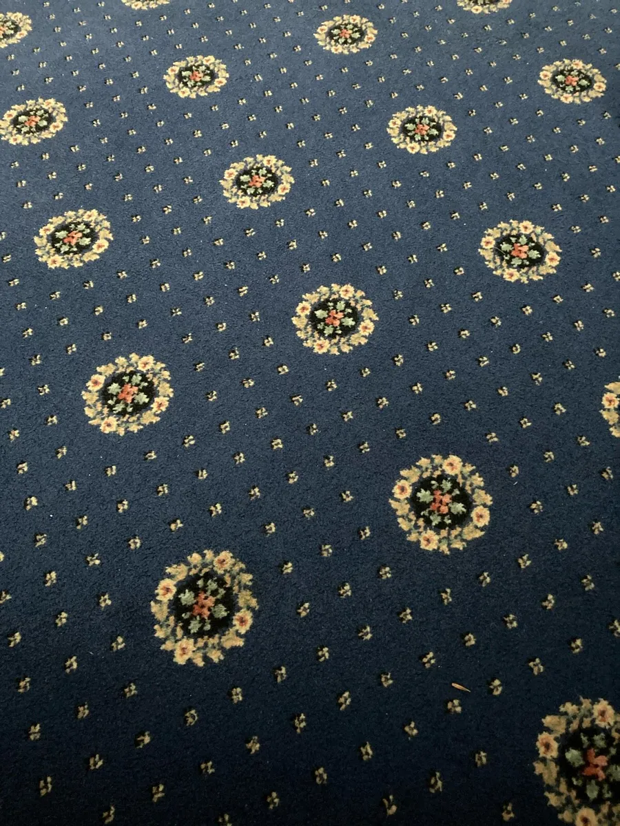 FREE to take away - Ulster Sheridan Carpet, Navy - Image 1