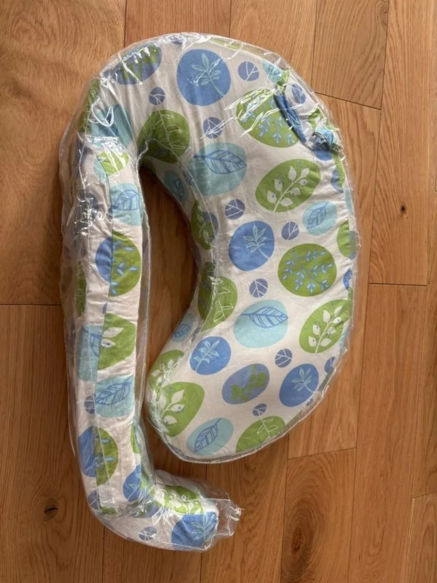 My Breast Friend Feeding Pillow - Image 1