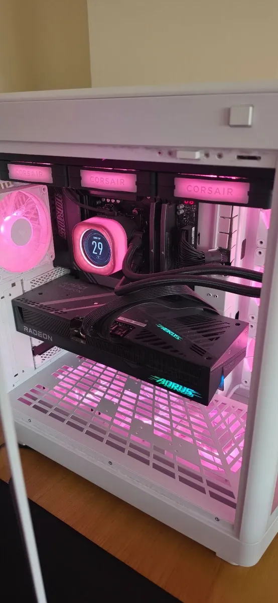 Ryzen 7 9800X3D + AORUS RX 9070 XT – High-End PC - Image 2