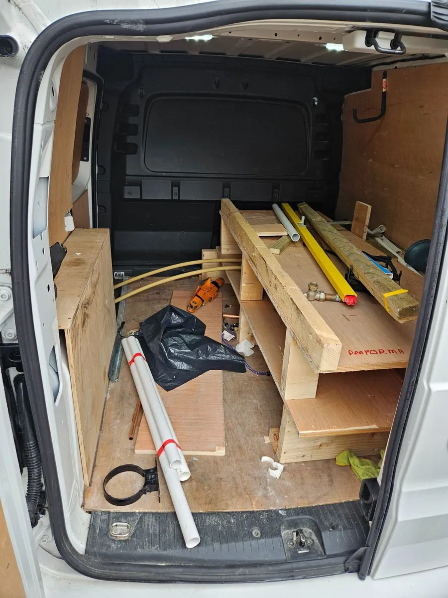 Volkswagen Caddy 2024 - Image 2