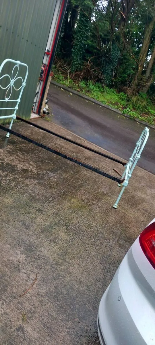 3ft single cast iron bed - Image 3