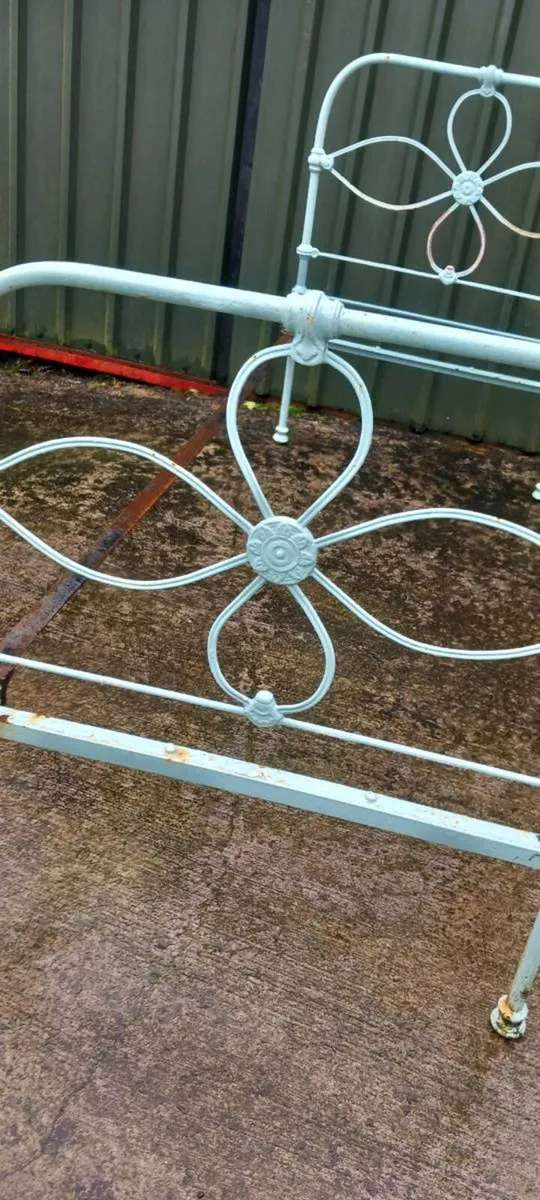 3ft single cast iron bed - Image 4