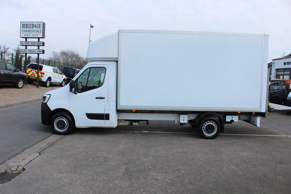 2024 Renault Master 35 L3H1 Luton - Image 3