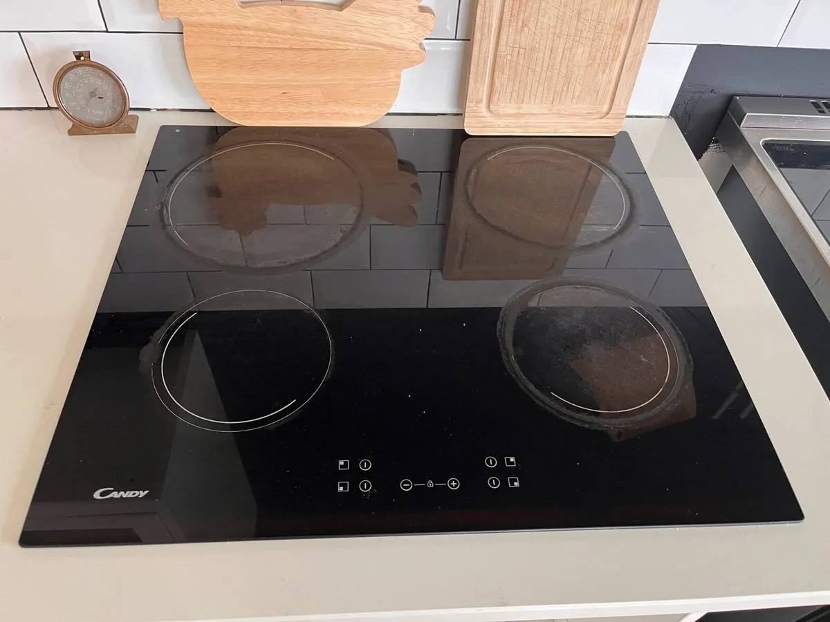 Oven and hob - Image 2
