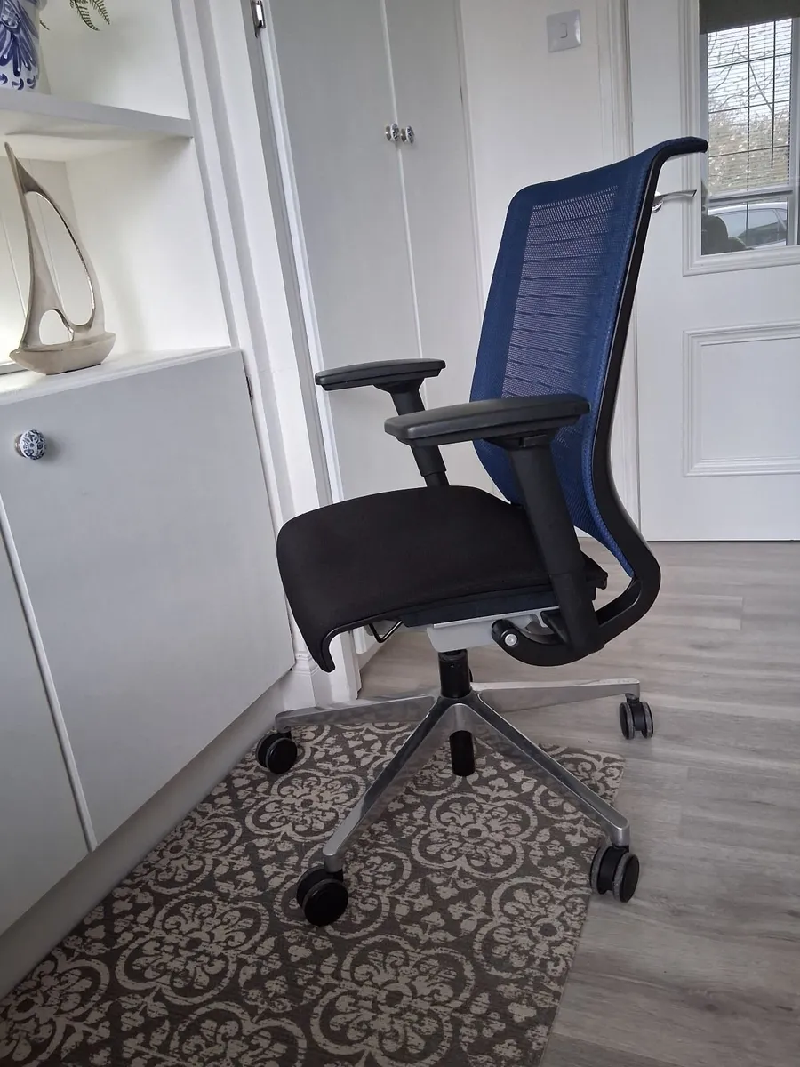 Steelcase Ergonomic Office Chair - Image 2