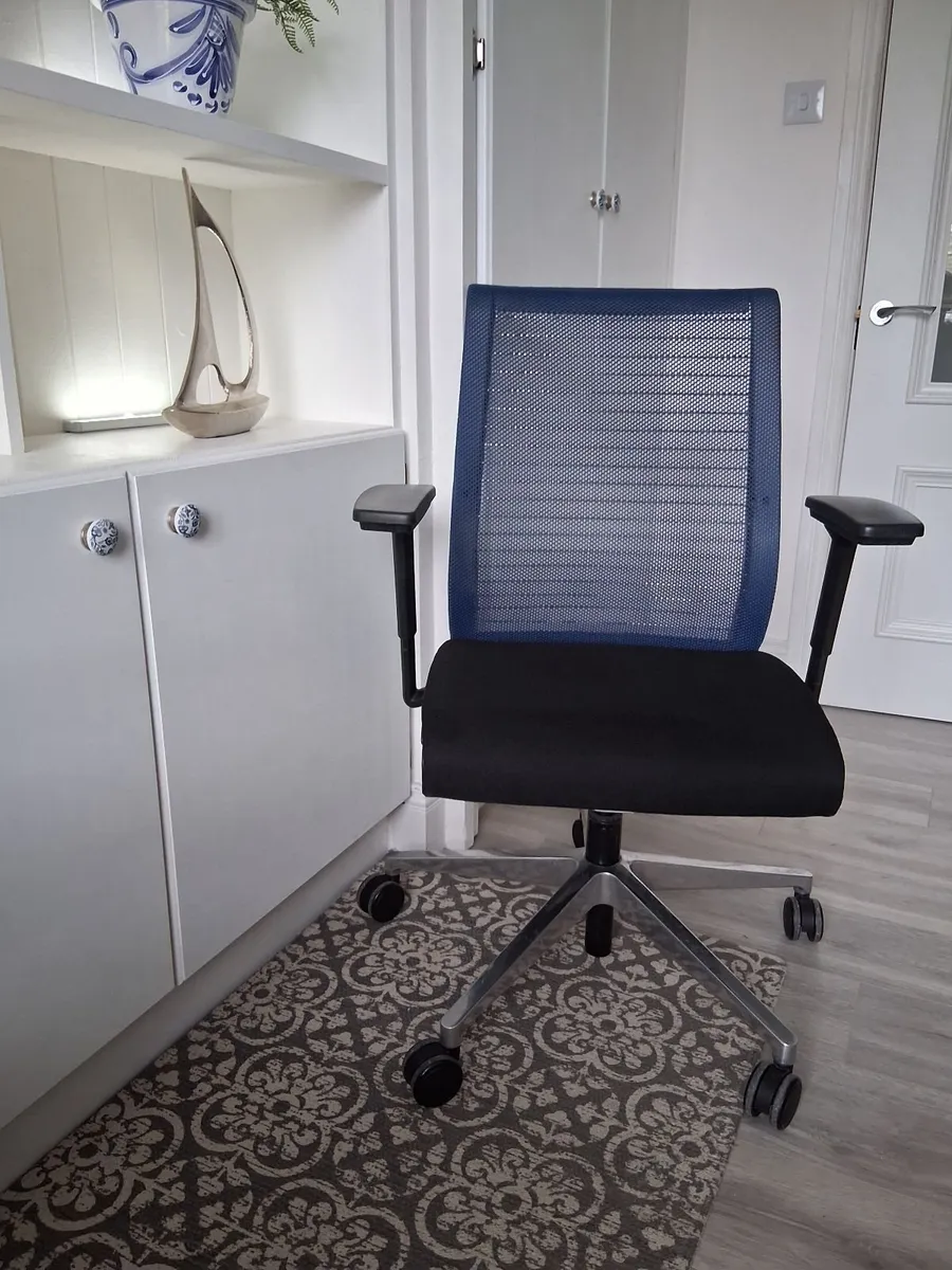 Steelcase Ergonomic Office Chair - Image 1
