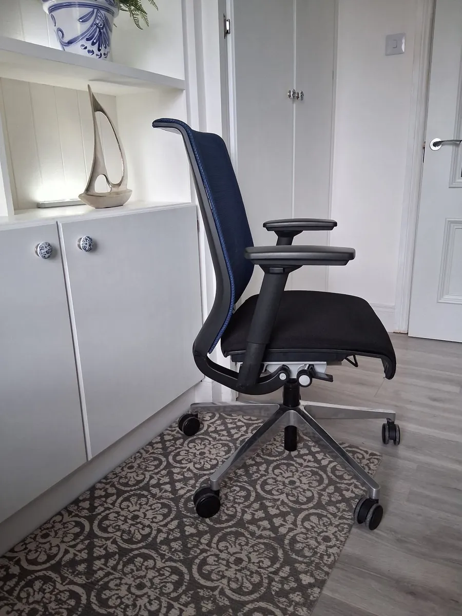 Steelcase Ergonomic Office Chair - Image 3