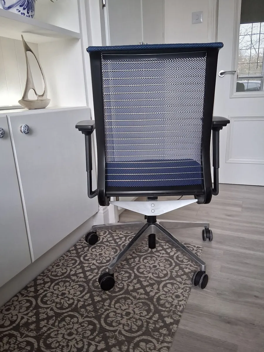 Steelcase Ergonomic Office Chair - Image 4