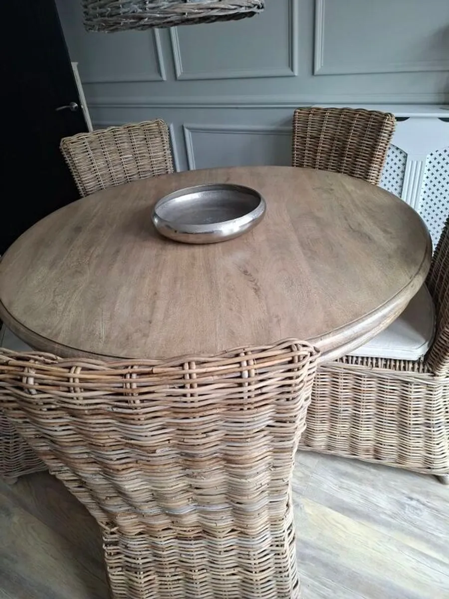 Dining table - Image 2