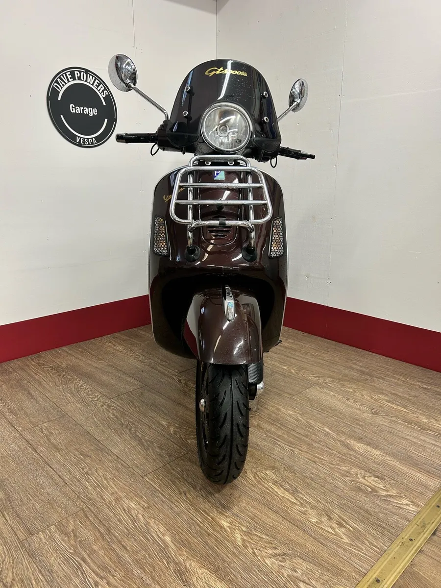 2011 Vespa GTS300 - Image 2