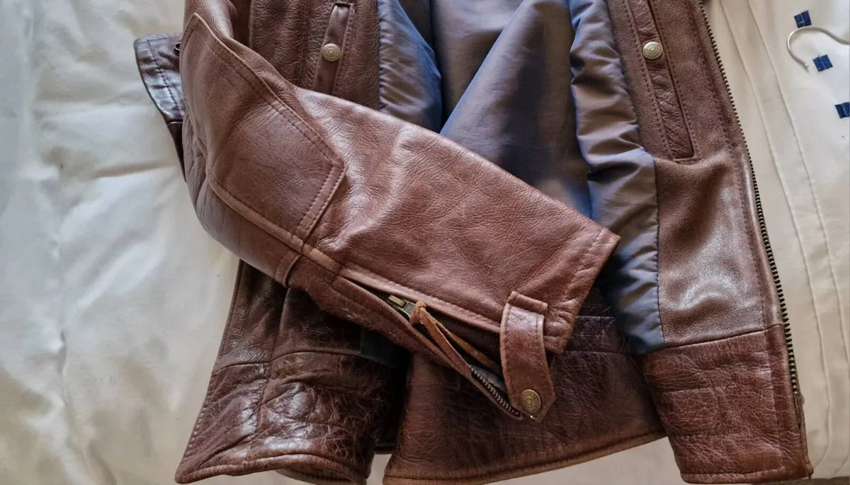 Men's leather jacket - Image 4