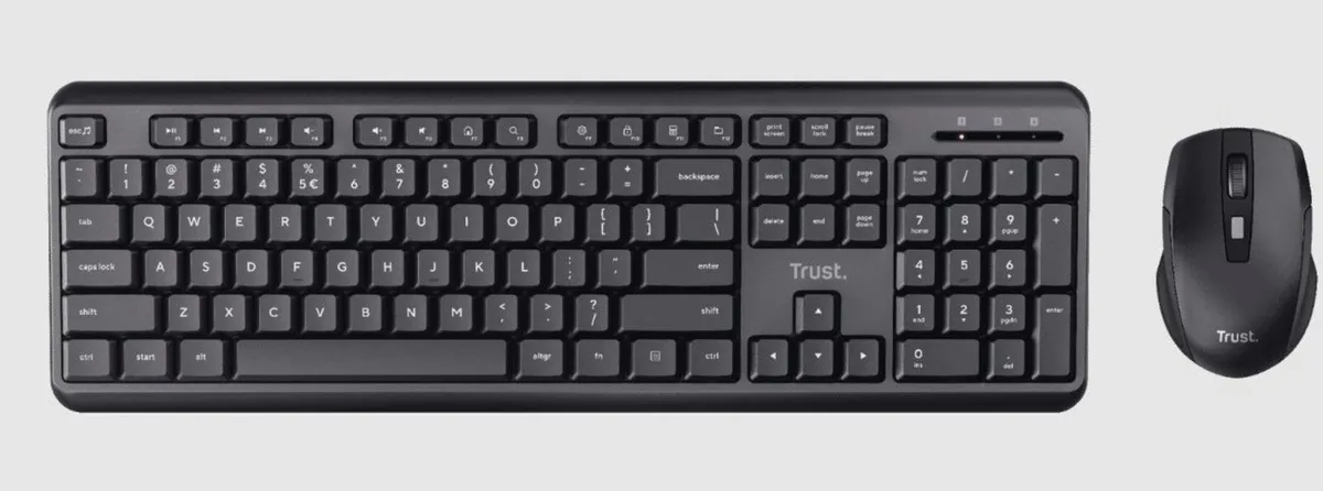 HP Elitedesk PC + Monitor + Graphic card + extras! - Image 2