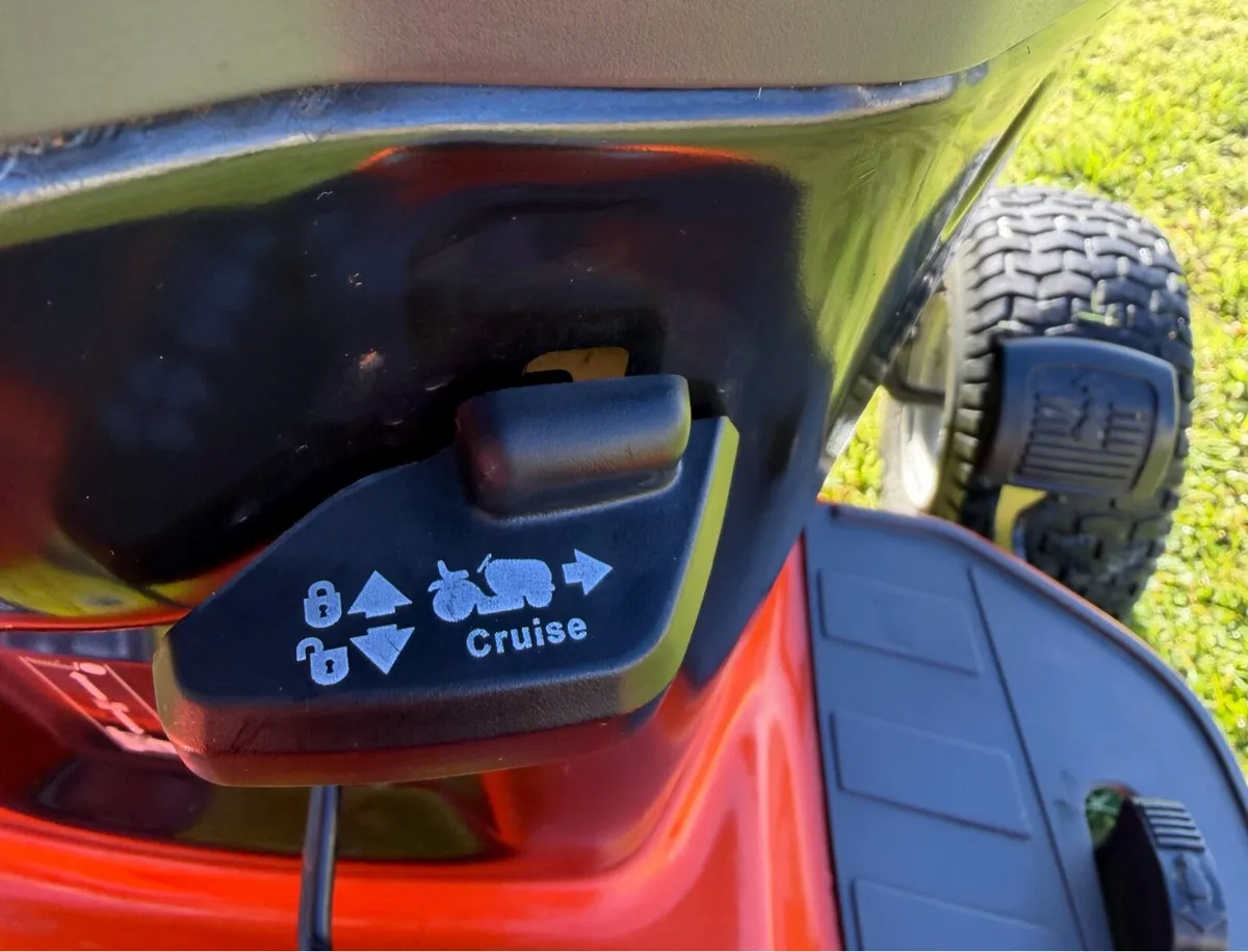 SPOTLESS HUSQVARNA Ride on mower - Image 4