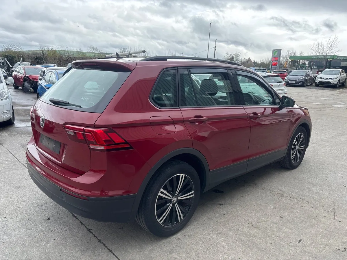 2018 Tiguan for breaking - Image 4