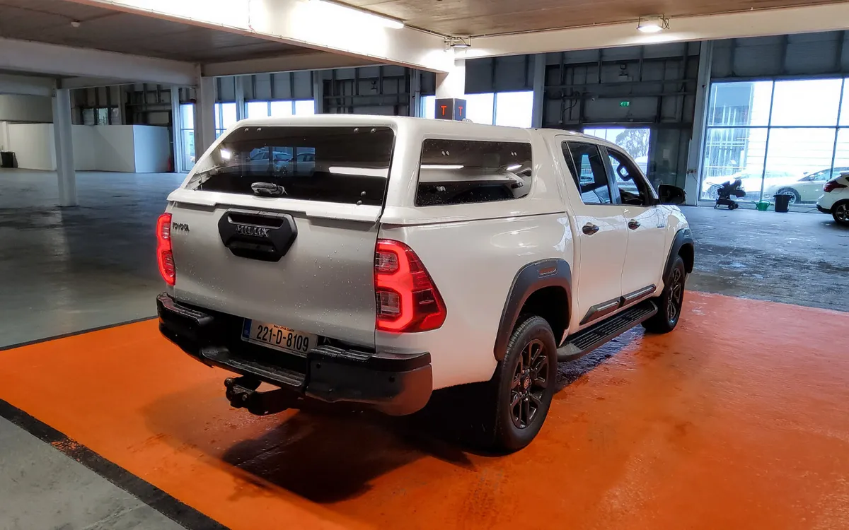 Toyota Hilux 2022 - Image 3