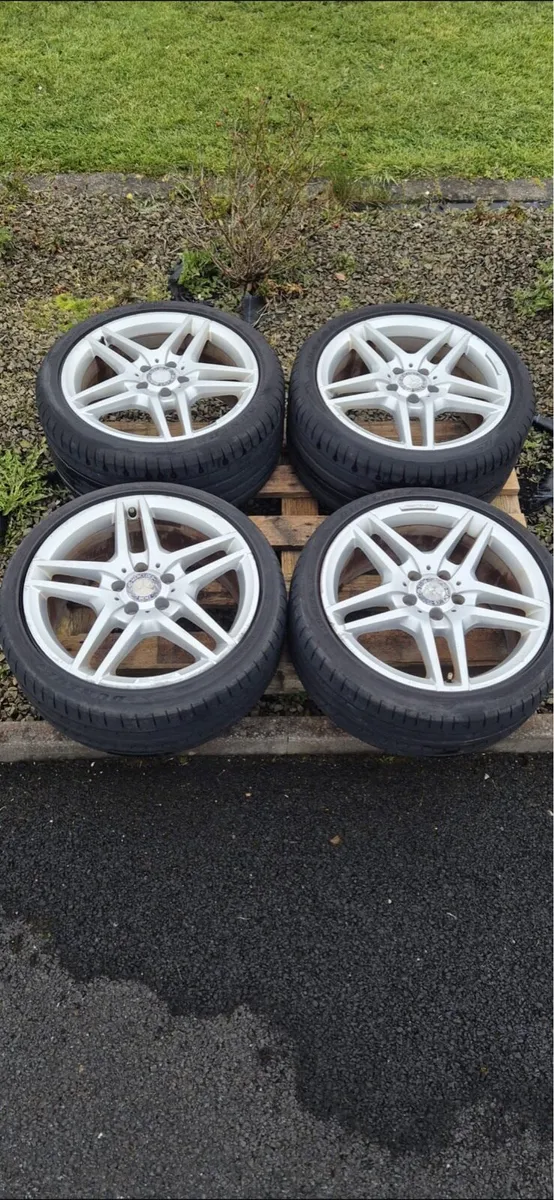 Allow wheels and almost new tires - Image 1