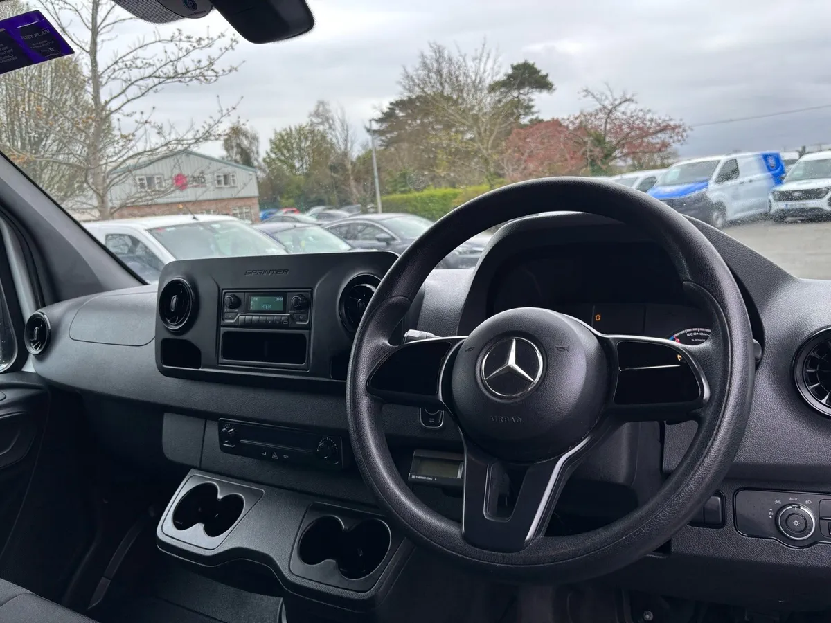 Mercedes e-Sprinter (electric) - Image 4