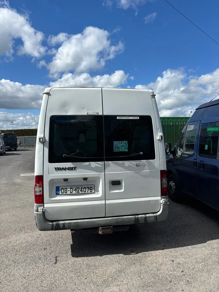Transit minibus - Image 4