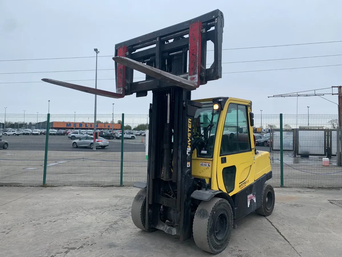 BID ONLINE NOW -  2018 HYSTER 5T GAS FORKLIFT - Image 1