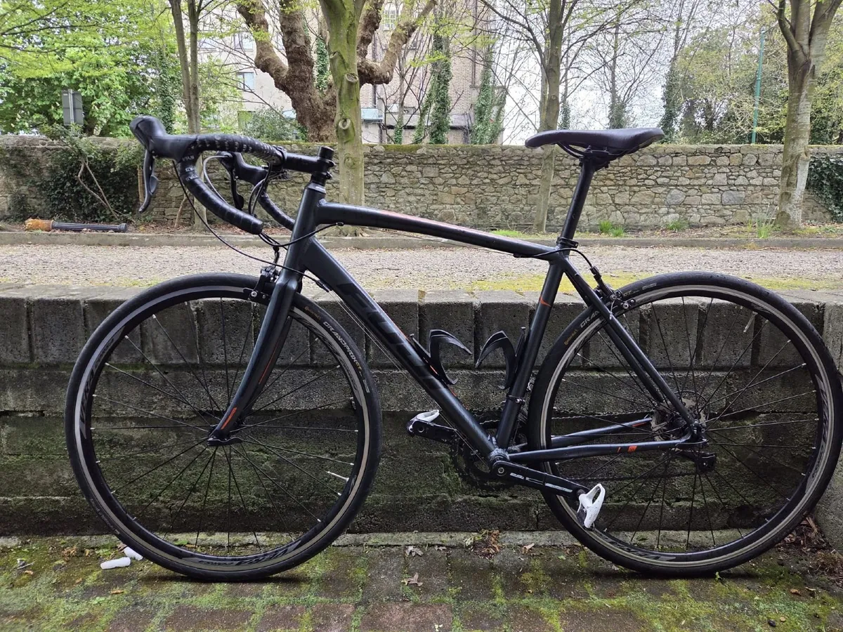 Fuji Road Bike (M) - Image 3