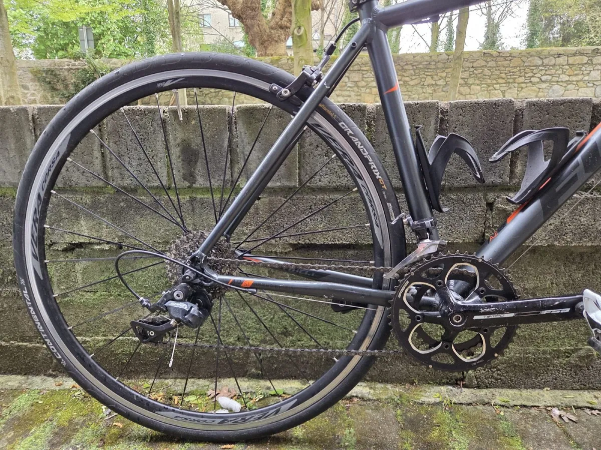 Fuji Road Bike (M) - Image 4