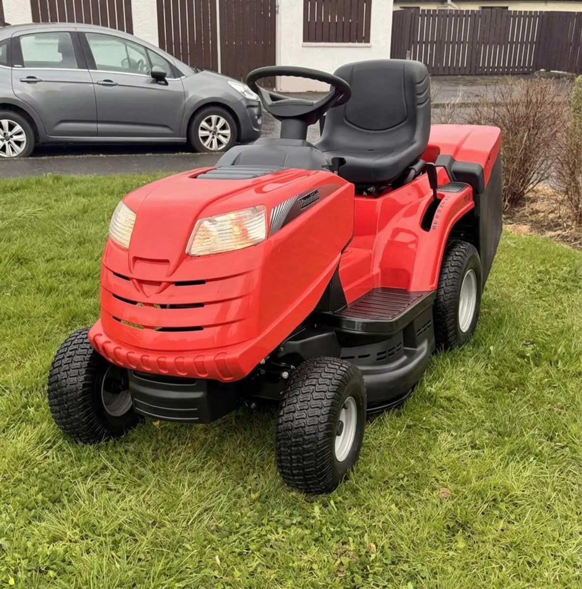 Mountfield ride on lawnmower - Image 3