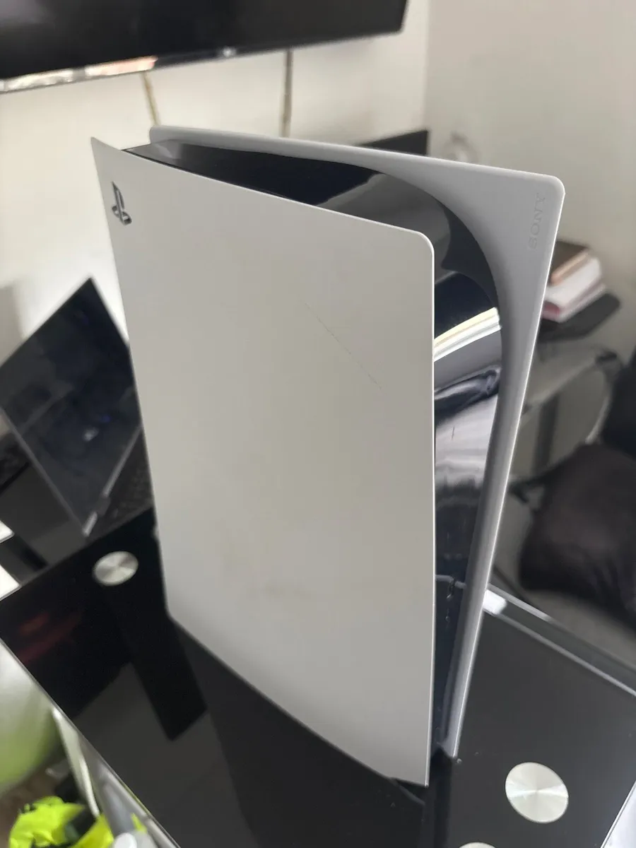 PLAYSTATION 5 - Image 1