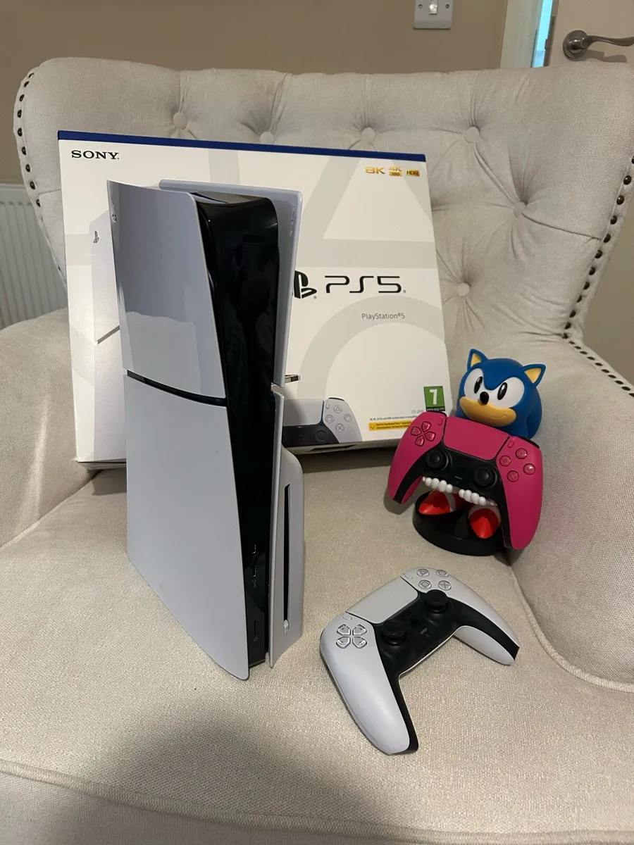 PlayStation 5 Disc version in excellent condition - Image 2