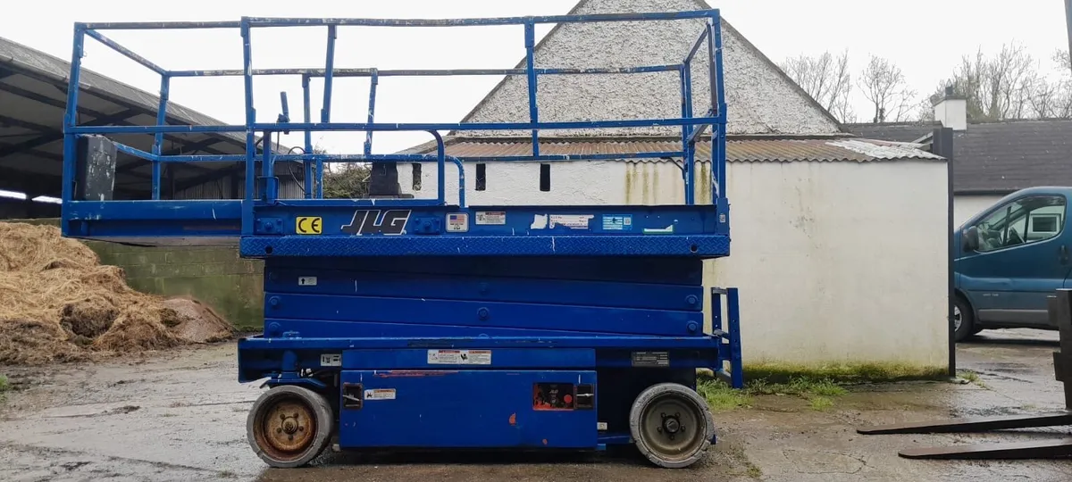 JLG 2646 scissor lift - Image 2