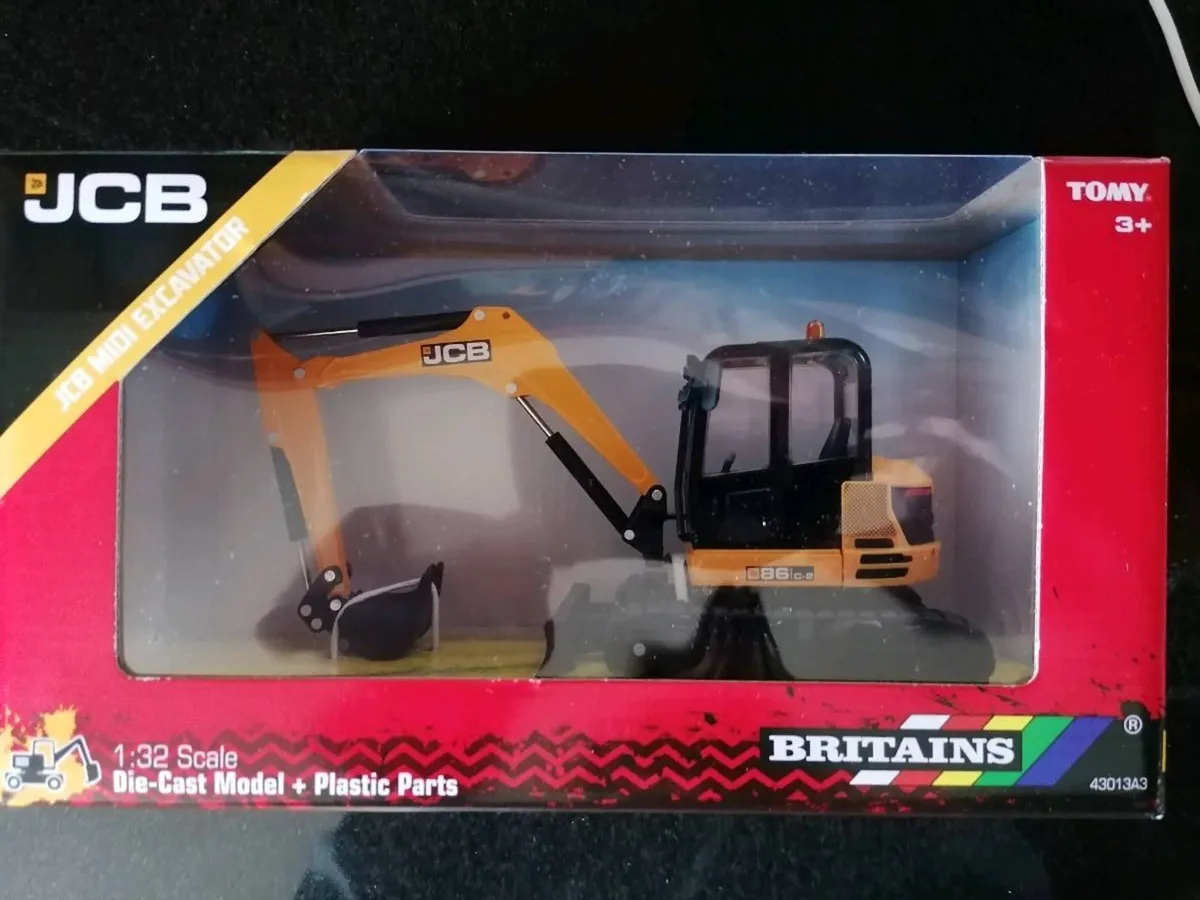 Britains midi excavator 1:32 NEW - Image 3