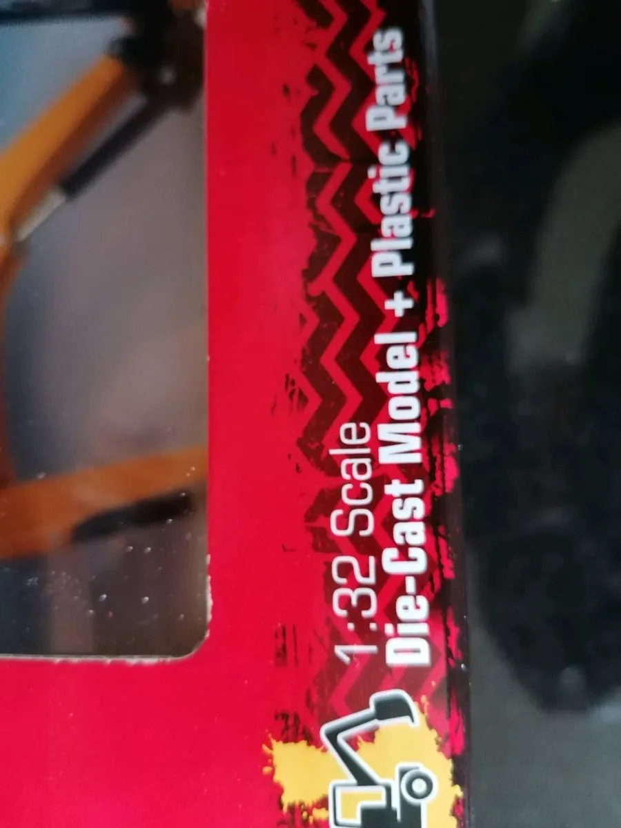 Britains midi excavator 1:32 NEW - Image 4