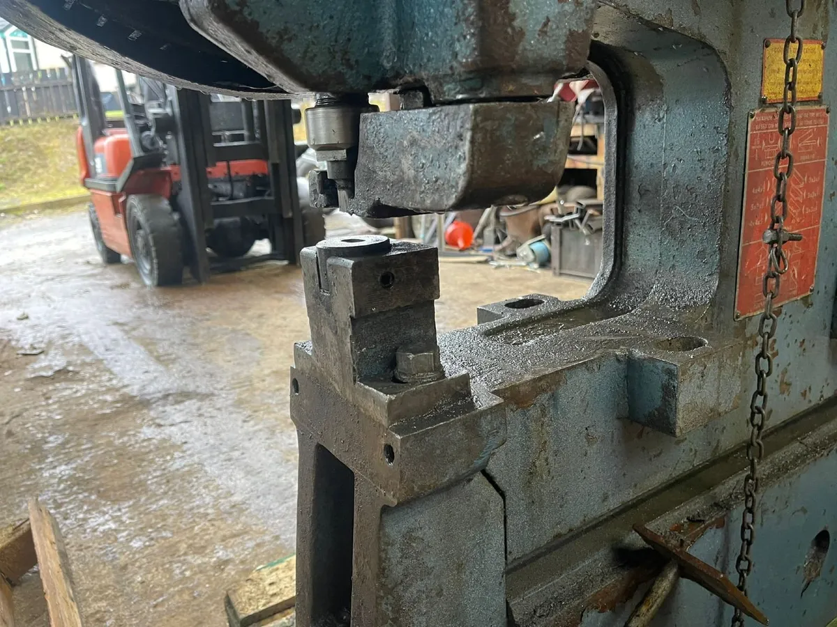 Pels iron worker with punches - Image 2