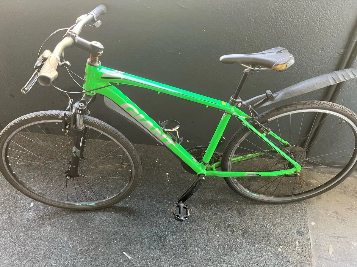 GIANT HYBRID NBIKE MALE/ FEMALE - Image 1