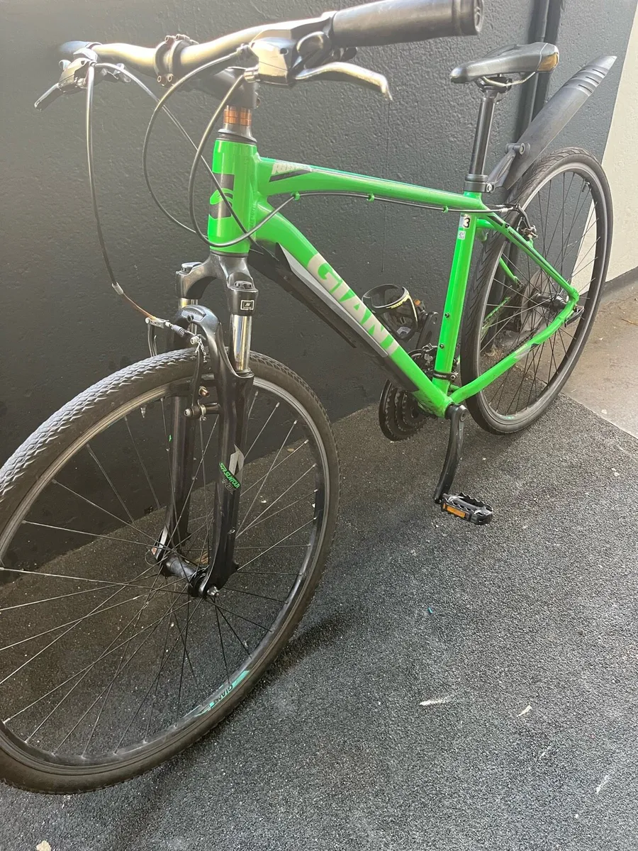 GIANT HYBRID NBIKE MALE/ FEMALE - Image 2