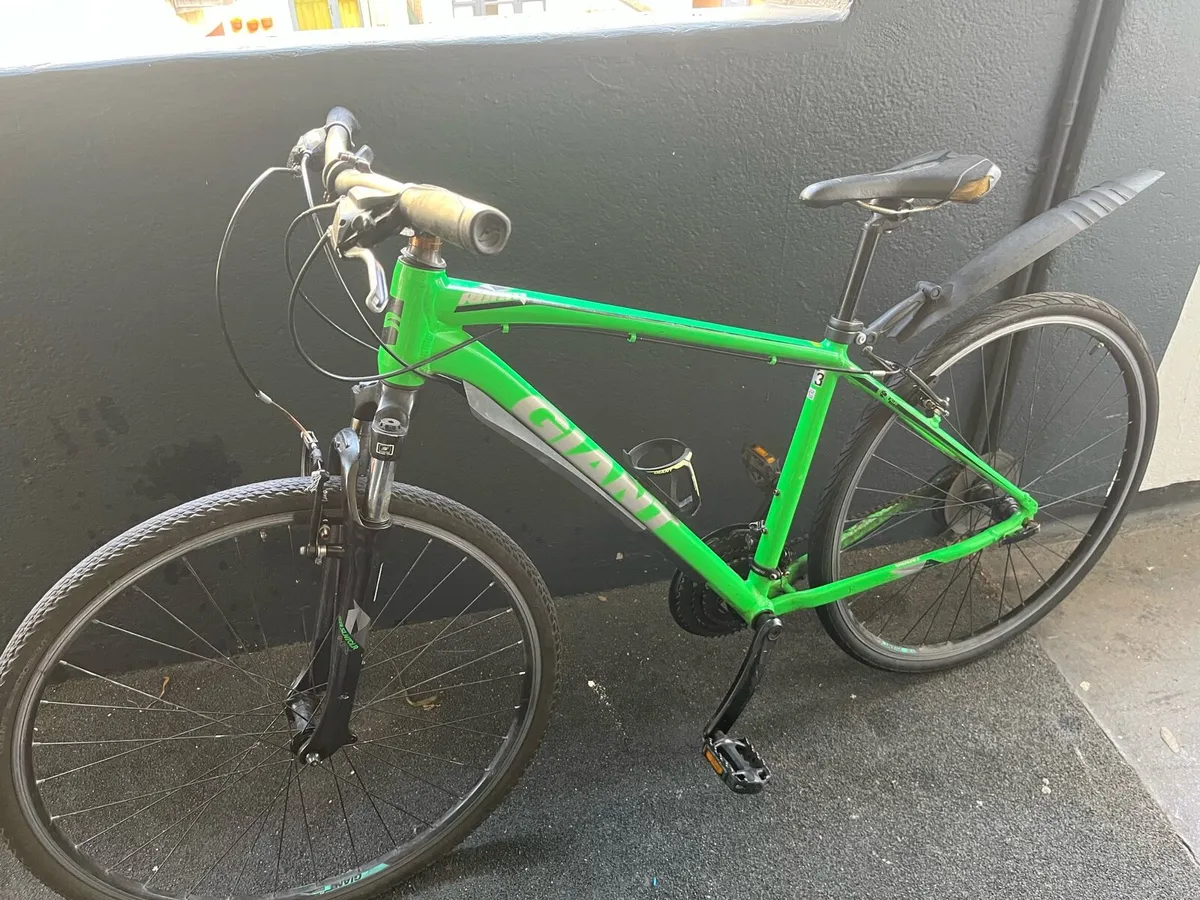 GIANT HYBRID NBIKE MALE/ FEMALE - Image 3