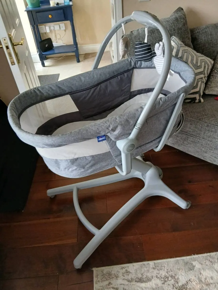 Chicco Baby Hug Air 4 in 1 Dark Grey Cot - Image 3