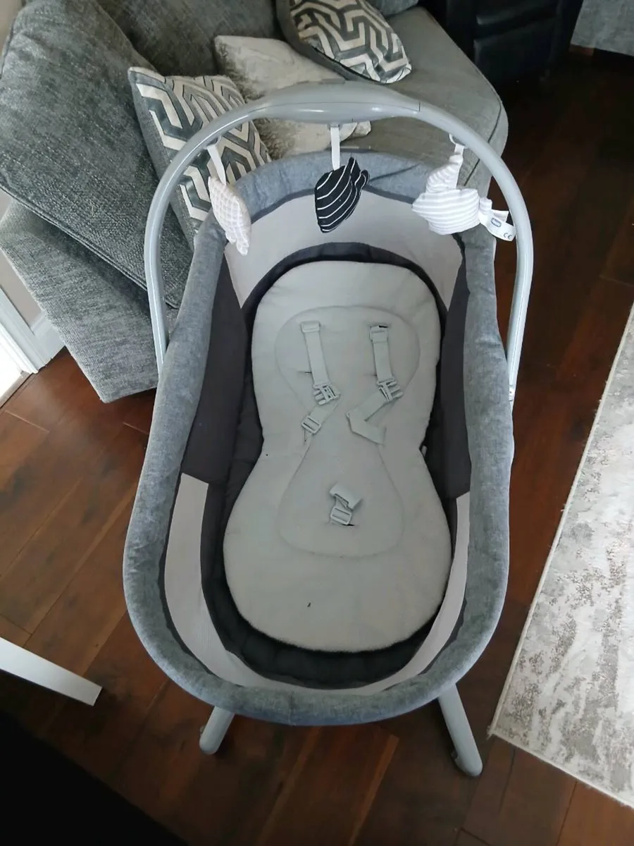 Chicco Baby Hug Air 4 in 1 Dark Grey Cot - Image 2