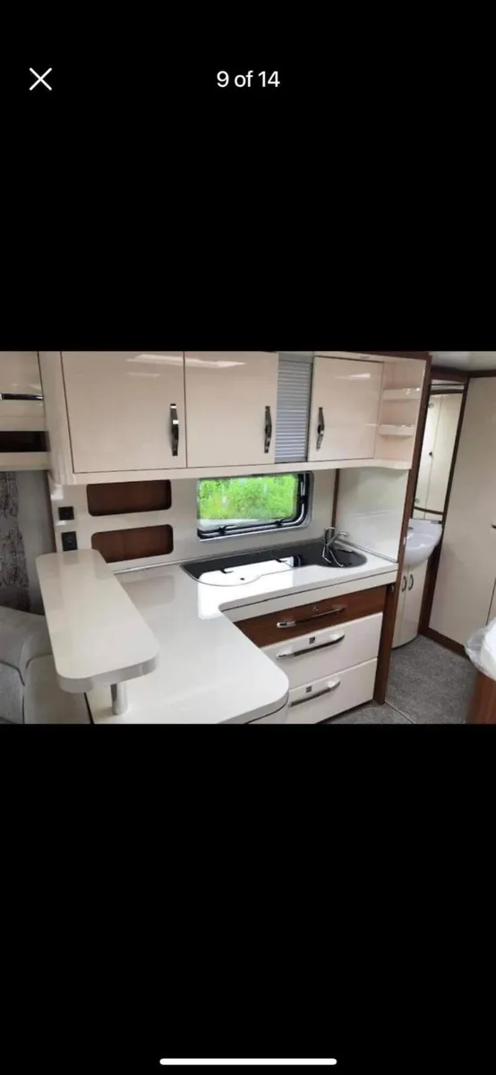 ABSOLUTELY STUNNING 4 BERTH HOBBY CARAVAN - Image 4