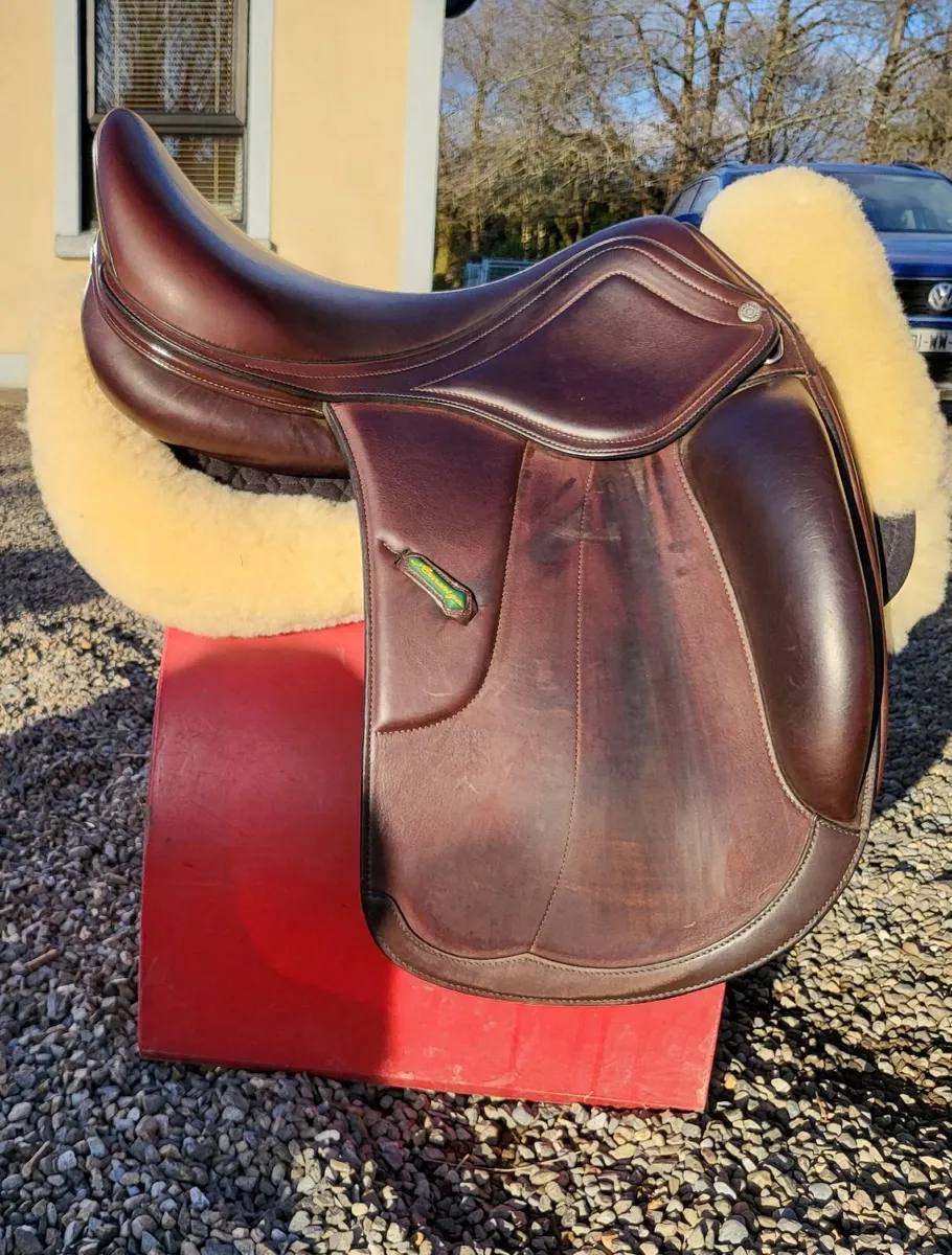 Amerigo Vega Dressage Saddle - Image 1