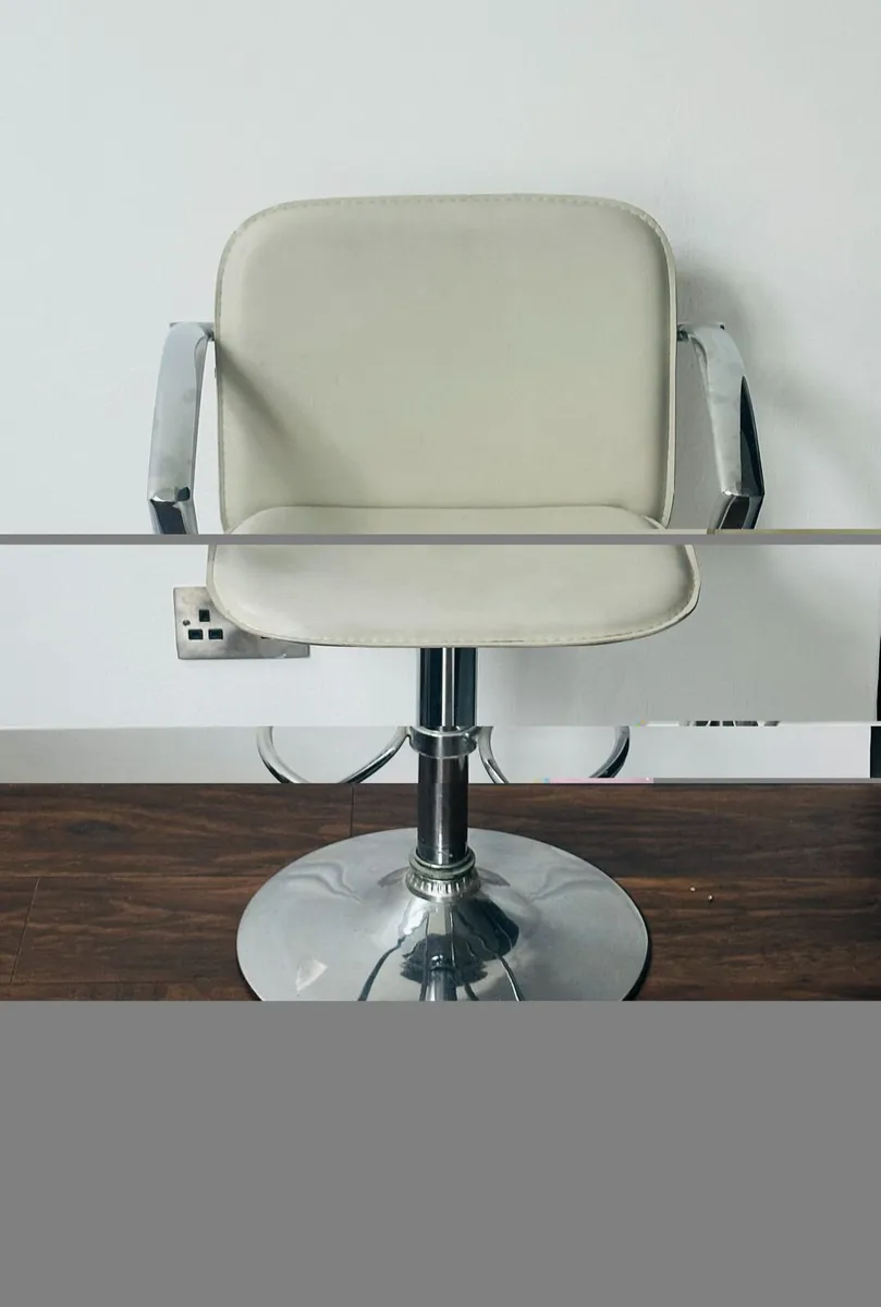 Kitchen Swivel Stools - Image 2