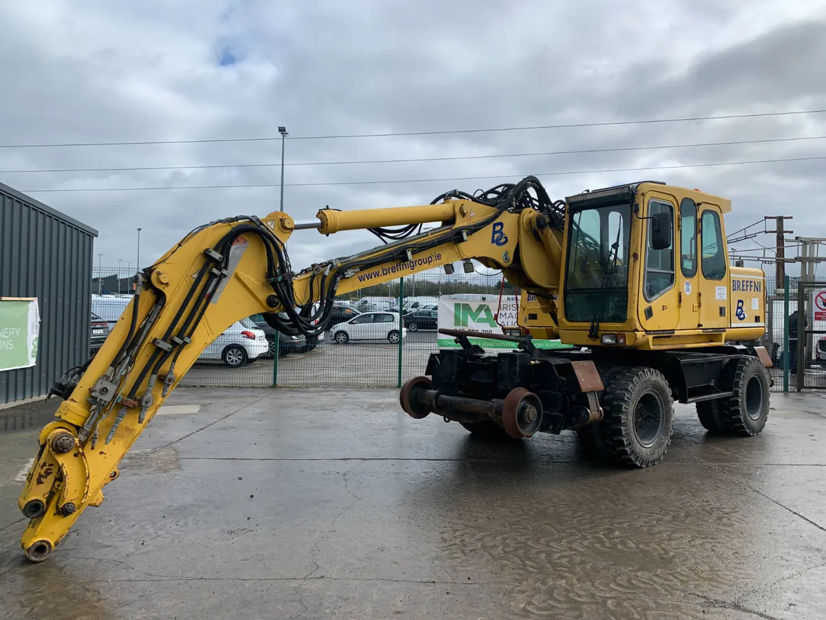 AUCTION ENDS TOMORROW - 2004 ATLAS 1604 RAIL EXCAV - Image 1