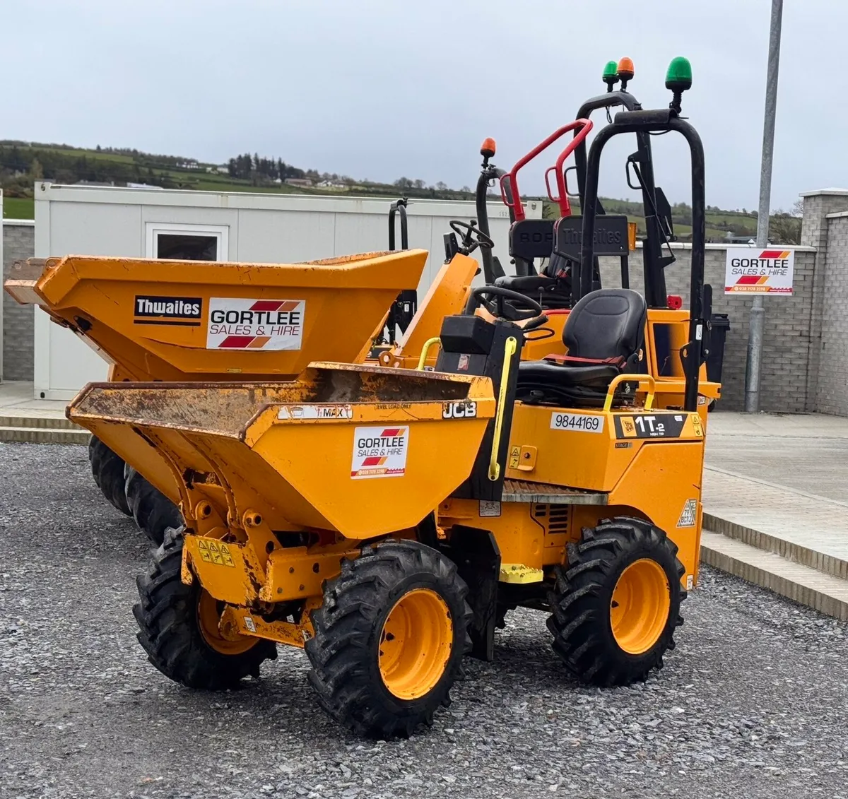 JCB 1Tonne High Tip Dumper - Image 2