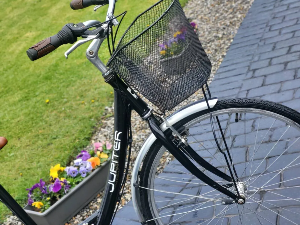 NICE LADIES BIKE N BASKET - Image 3