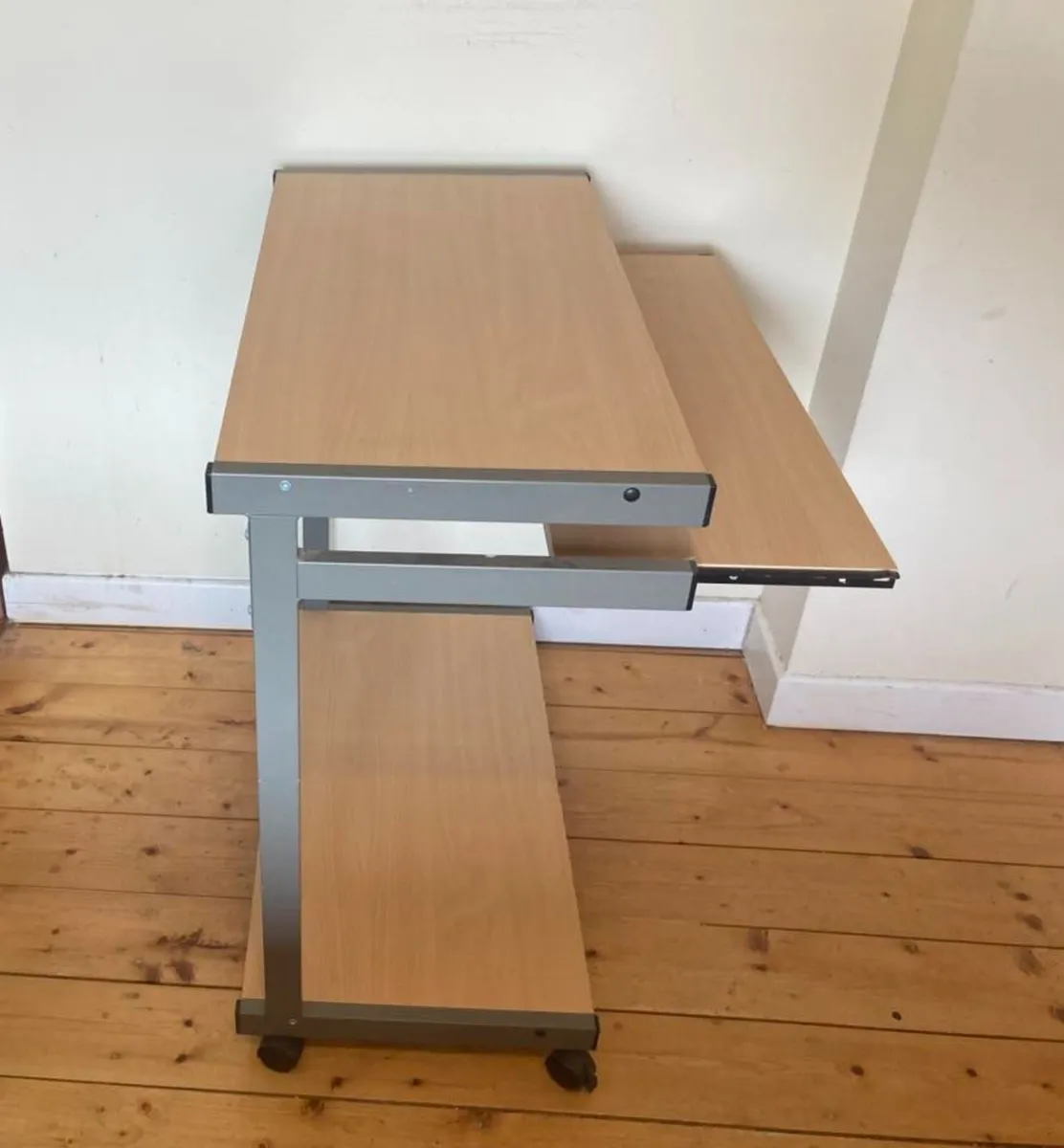 Compact Computer Desk with Slide-Out Tray - Image 4