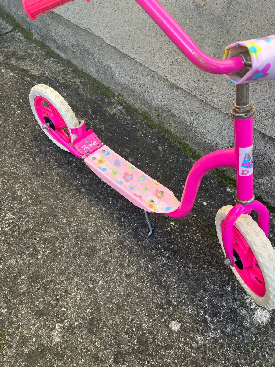 Barbie scooter - Image 1