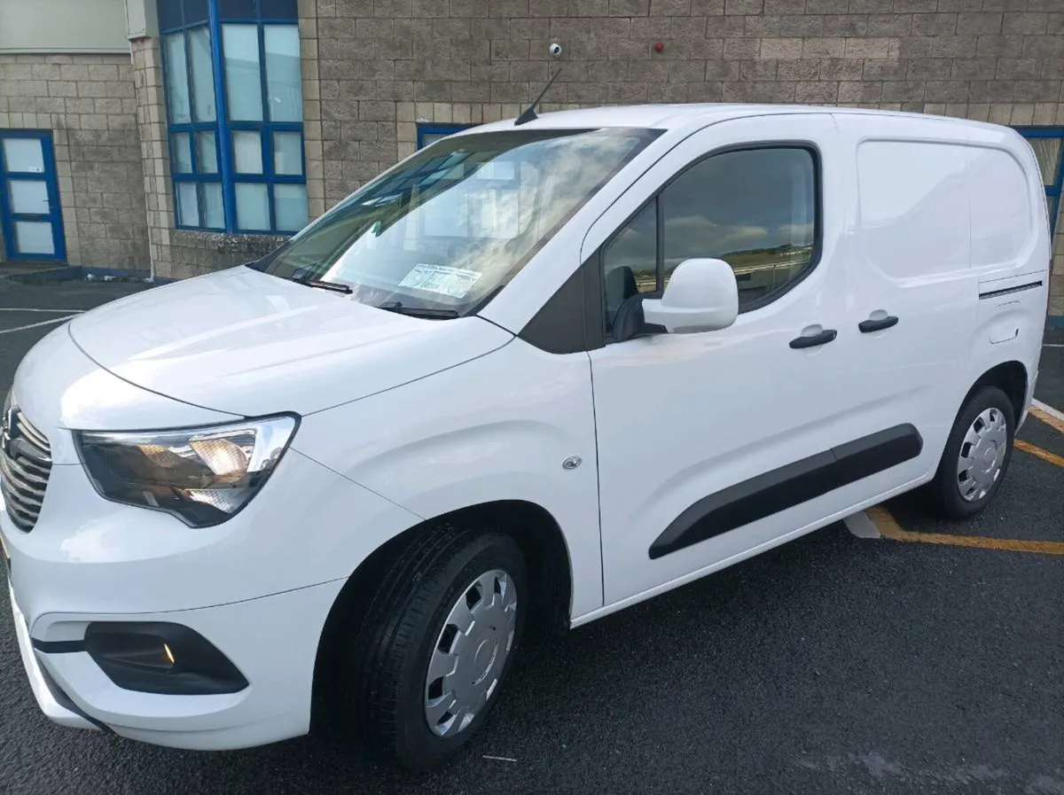 2021 OPEL COMBO 1.5  NO VAT - Image 4