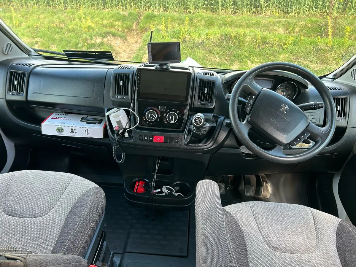 Camper van WEINSBERS - Image 4