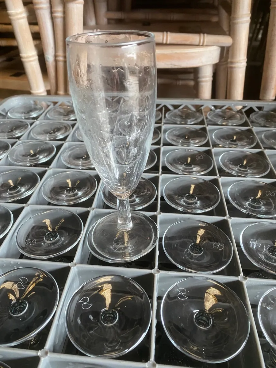 Champagne glasses with trays - Image 1