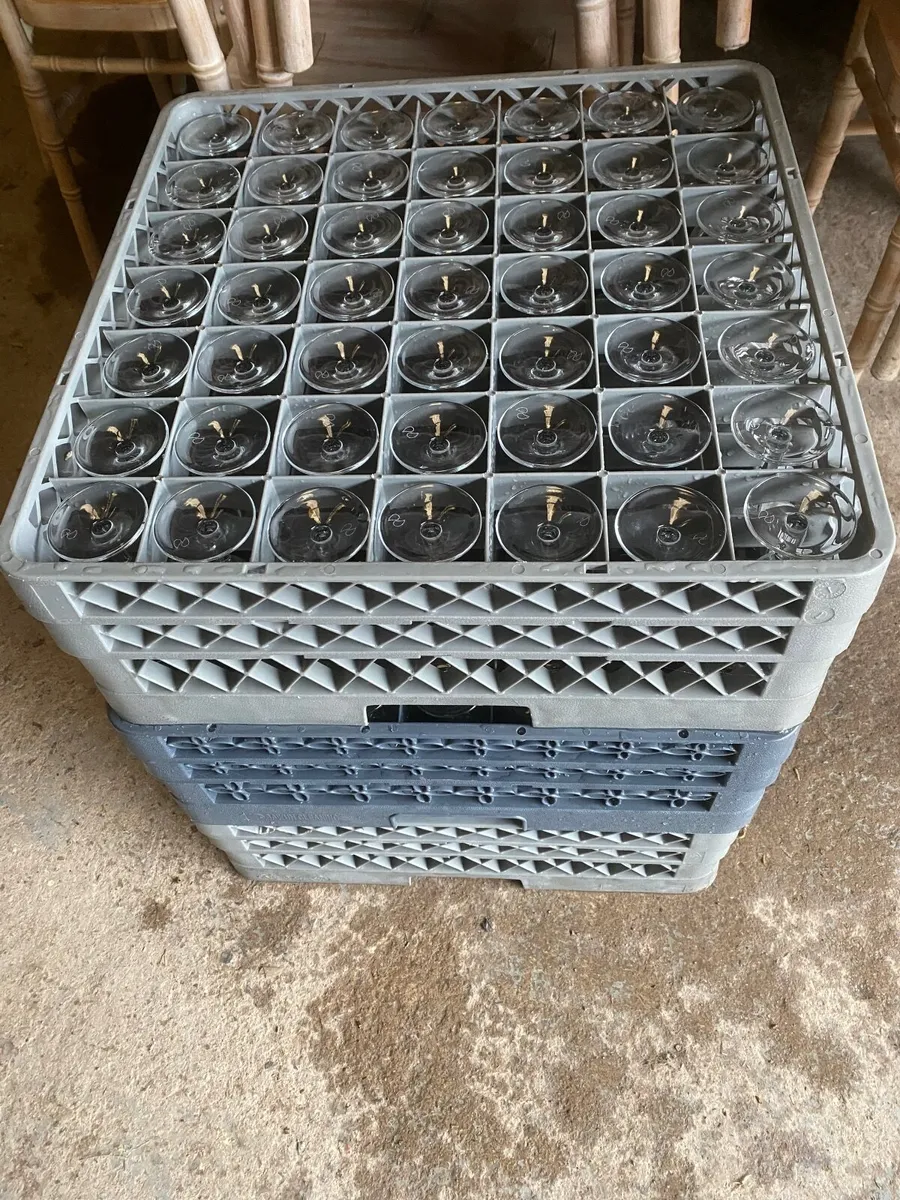 Champagne glasses with trays - Image 2