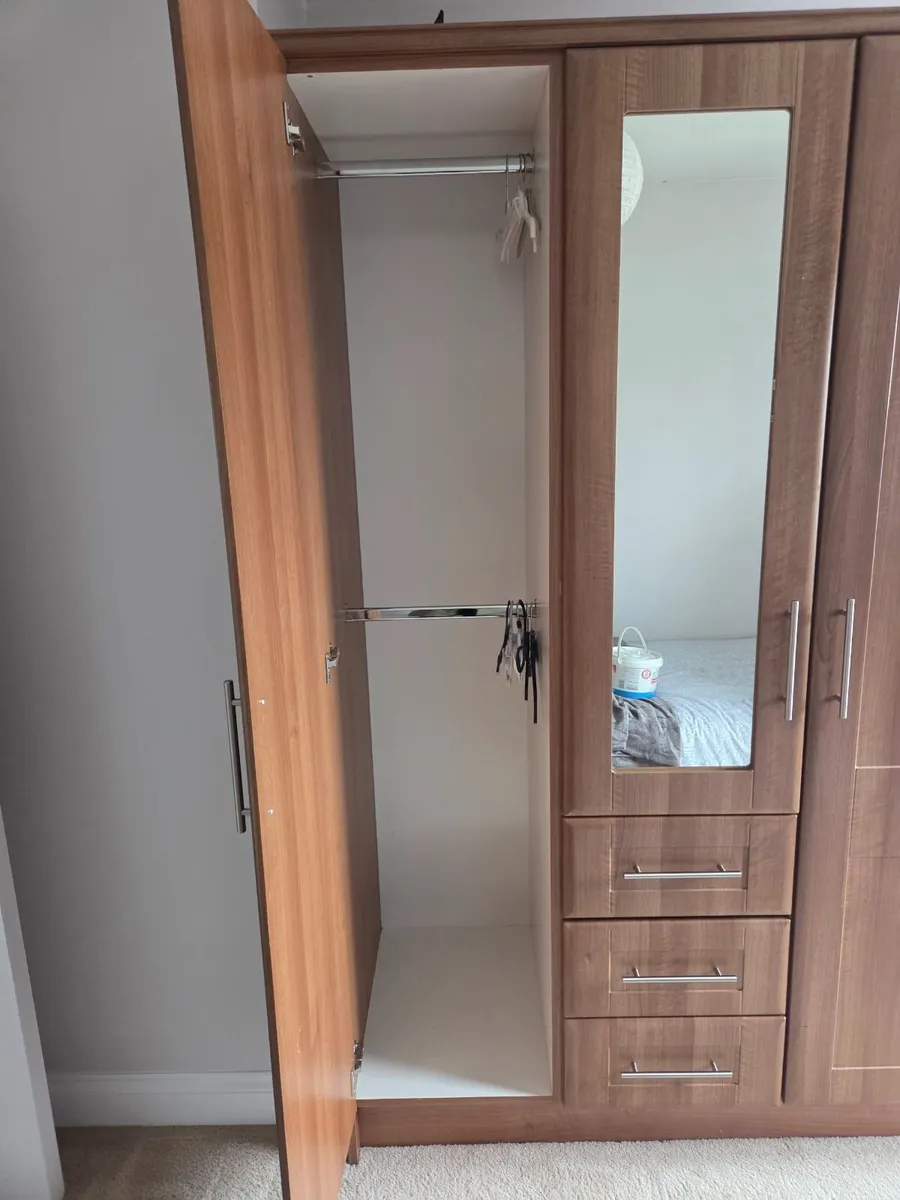 Bedroom Storage Wardrobe Unit - Image 2